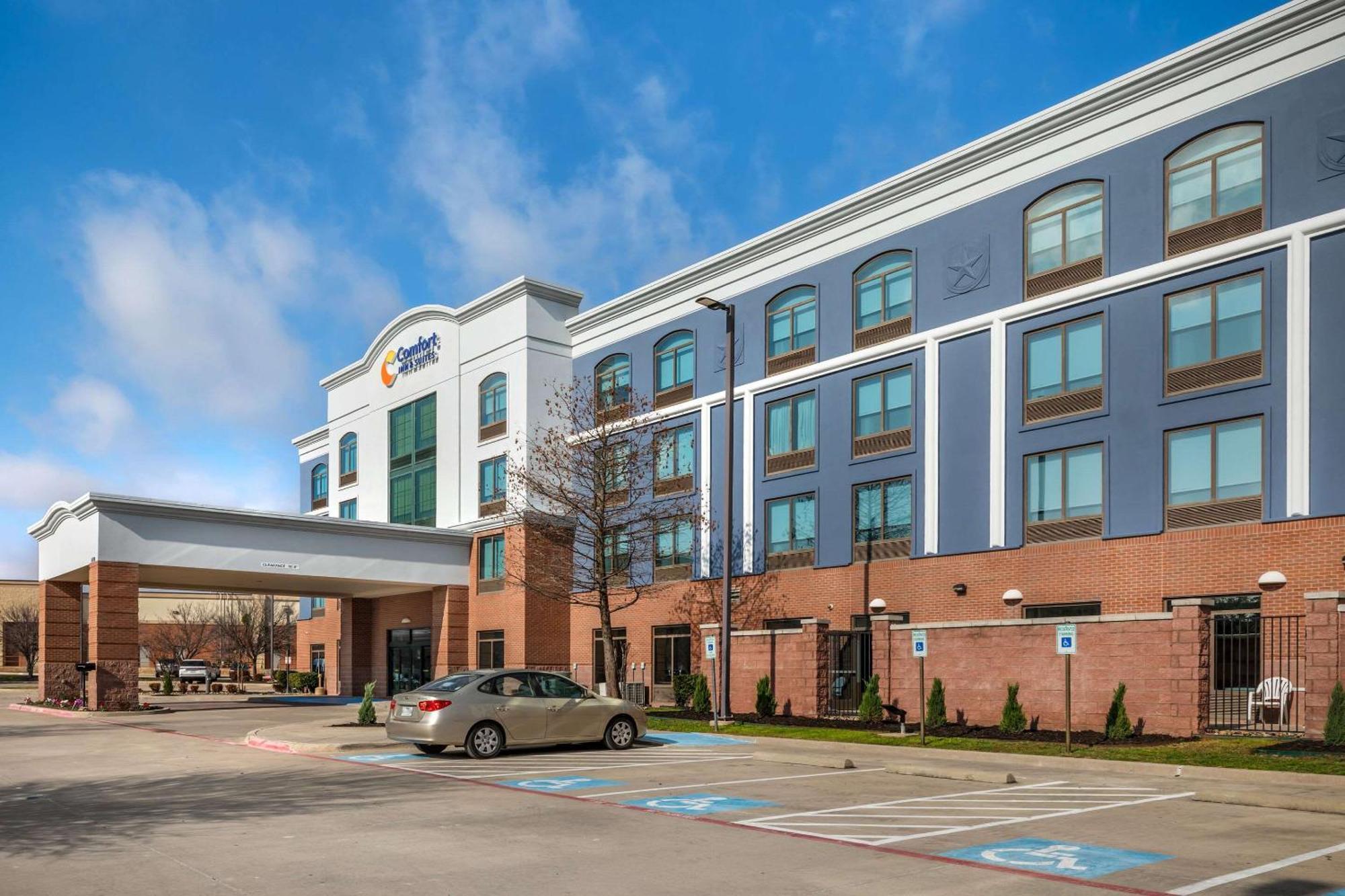 Comfort Inn & Suites Frisco East - Mckinney Exterior photo